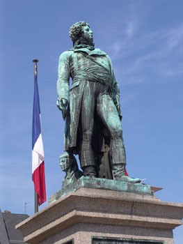 Philppe Grass,
Monument du gnral Klber.
Bronze, 1838. Strasbourg.
tat actuel. Photo  EO 2004