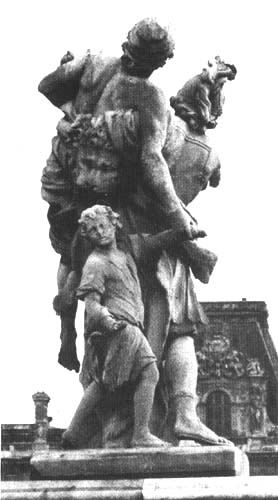 Pierre Le Pautre,
ne portant son pre Anchise (1716).
Groupe en marbre, H. 2,64 m.
Jardin des Tuileries.
Photo Louvre, vers 1972.
