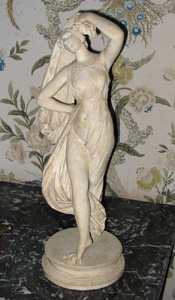 James Pradier
Danseuse  l'charpe
Pltre, H. 53 cm
Collections du chteau d'Azay-le-Ferron
gres par le Muse des beaux-arts de Tours
