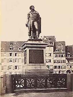 Philppe Grass,
Monument du gnral Klber.
Bronze, 1838. Strasbourg.
Photographie ancienne,
coll. particulire